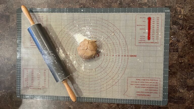 Silicone baking mat crack types