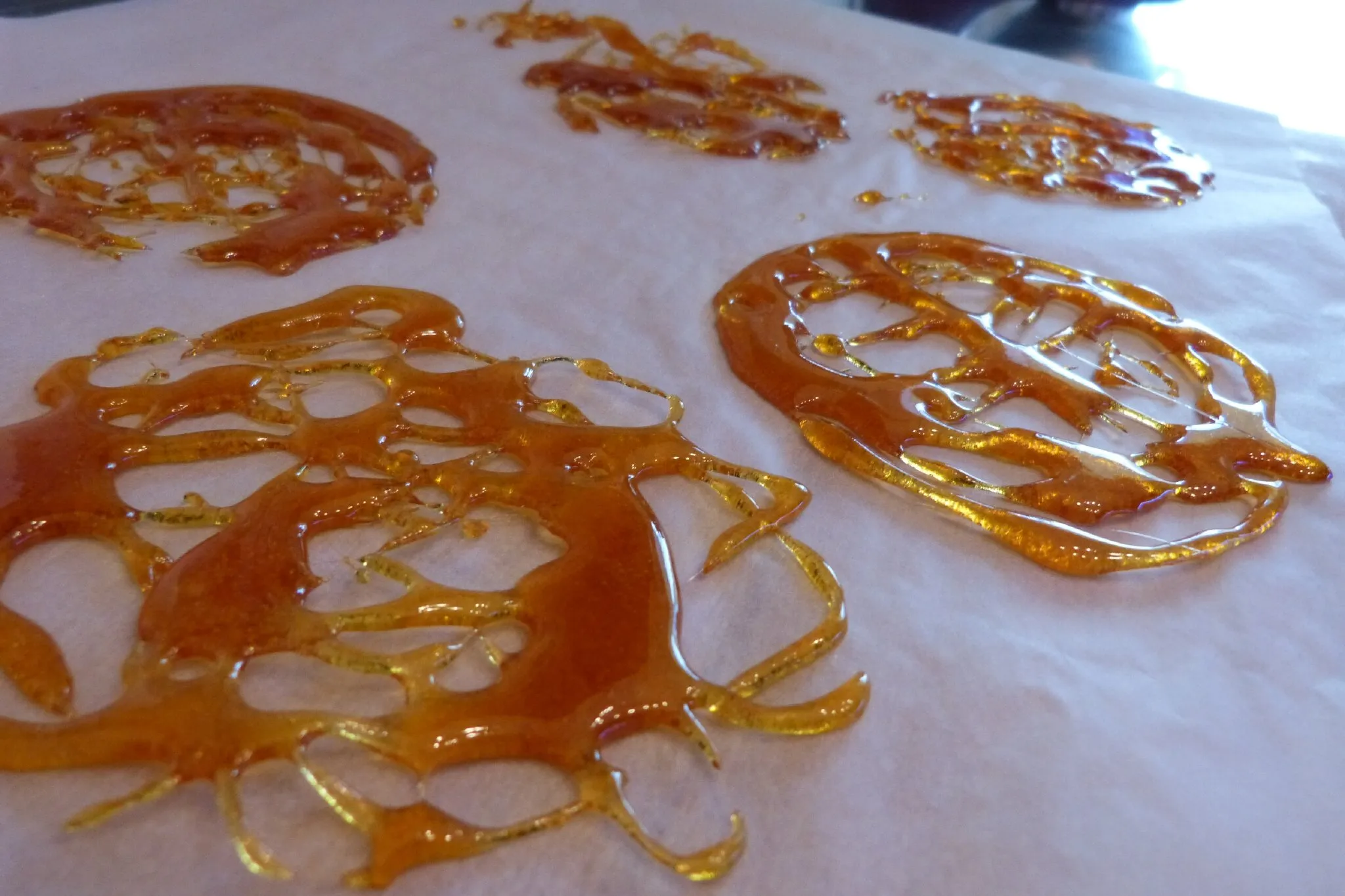 caramel tuiles greased silicone mat